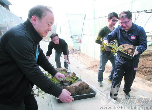 學(xué)員們在有條不紊地勞動